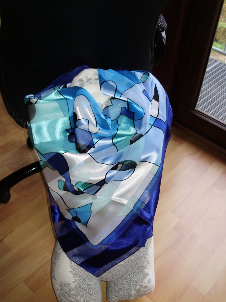 Tuch wie Satin blau Muster 104 x 105 cm NEU