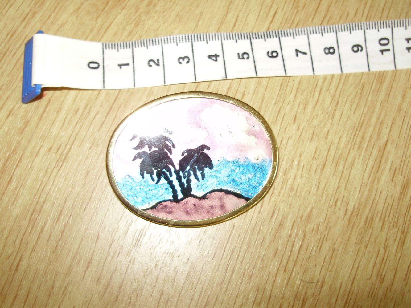 Brosche ausgefallen oval Bild gemalt wie neu