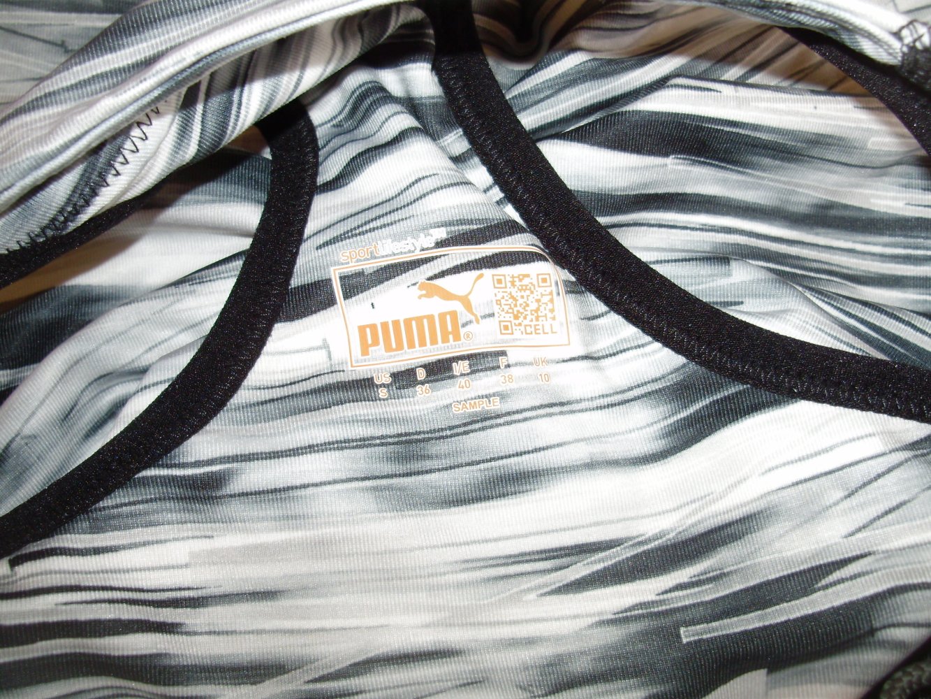 Puma Top schwarz weiß Muster Bustierteil eingearbeitet S