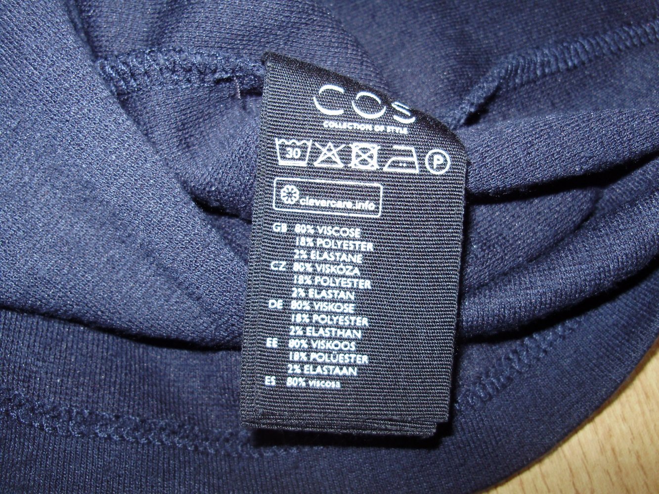 Cos Oberteil dunkelblau schwarz weit mit Falten elegant Gr S