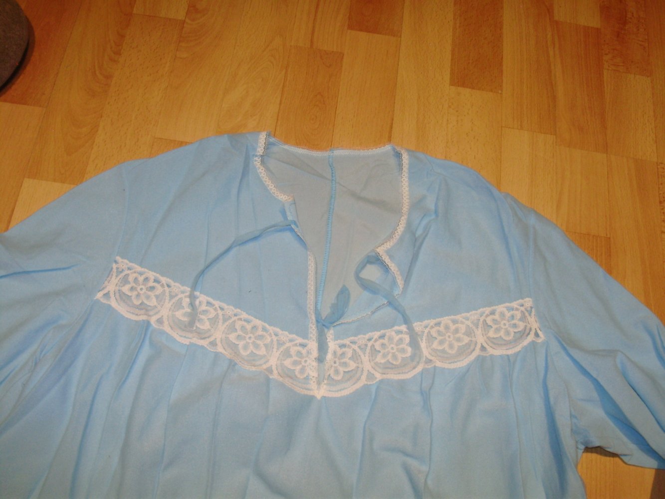 Nachthemd hellblau Spitze warm LA 54