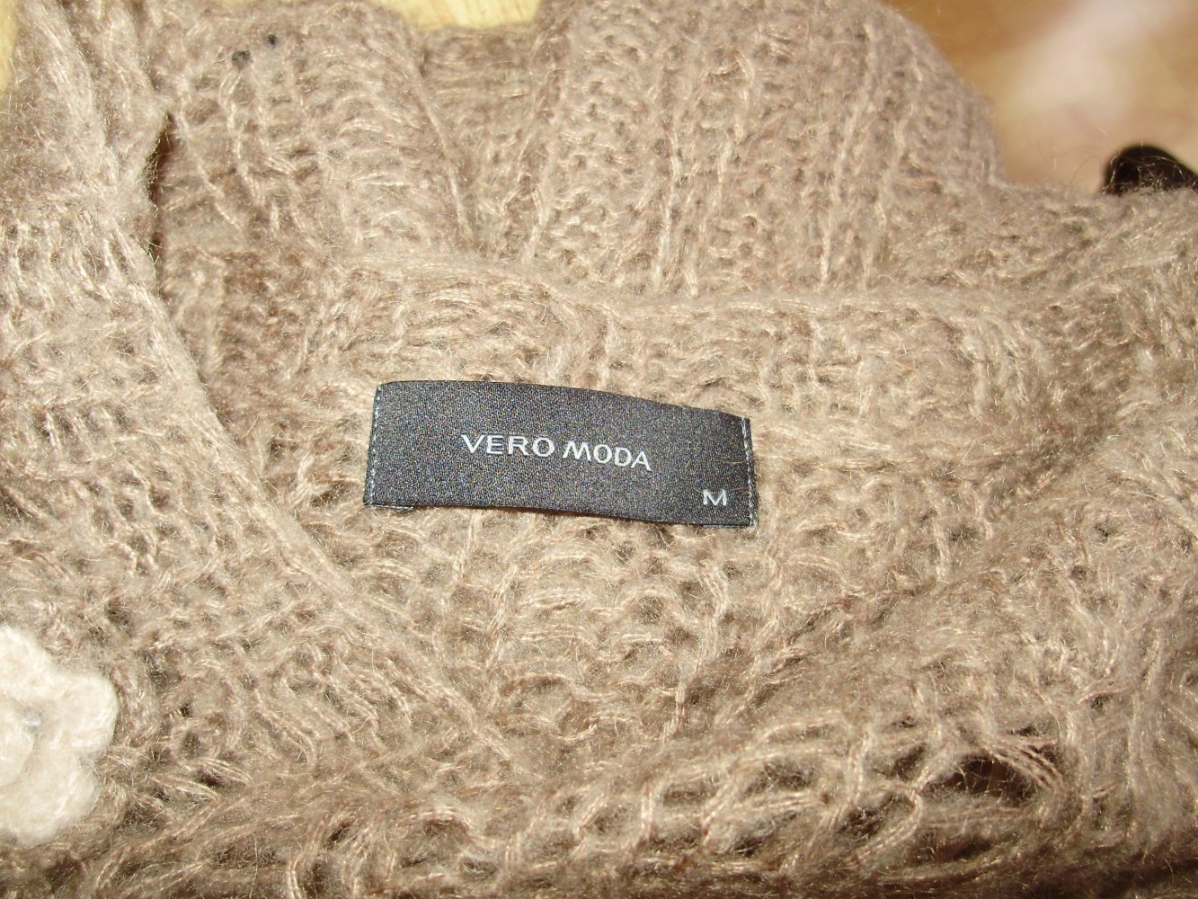 vero moda zarter Pullover khaki Häkelblumen M