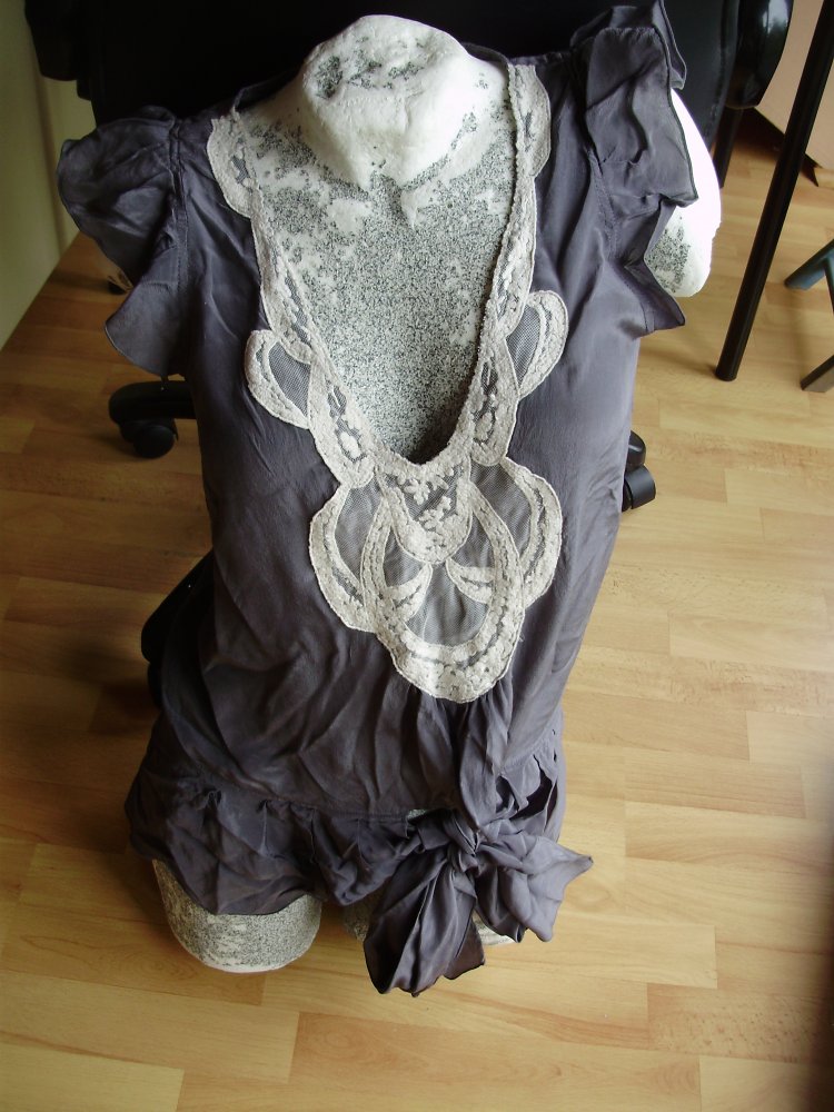 Magali Pascal Seidenbluse Top grau Stickerei Spitze ausgefallen M