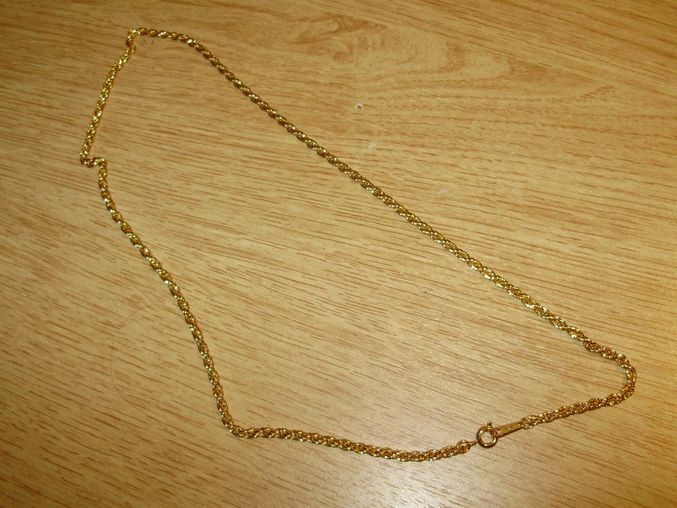 Kette golden in sich gedreht 50 cm NEU