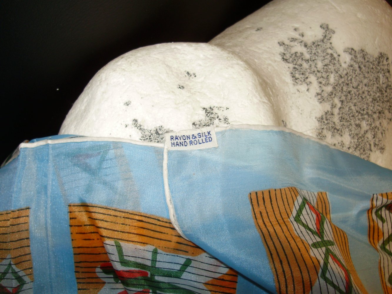 Tuch helltürkis grafisches Muster ganz leicht 68 x 66 cm  NEU