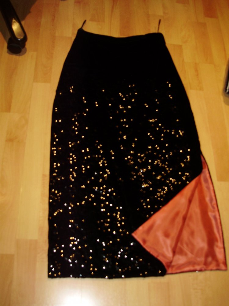 Samt Rock schwarz Pailletten rotes Futter Schlitz 38