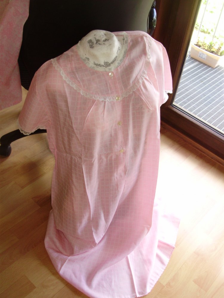 Vintage Nachthemd KA rosa Muster 48/ 50  NEU