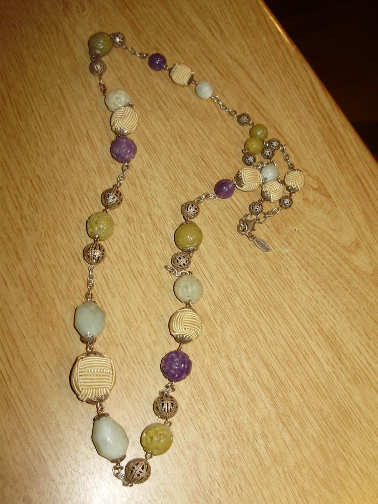 Hultquist Kette lang Perlen Steine ausgefallen