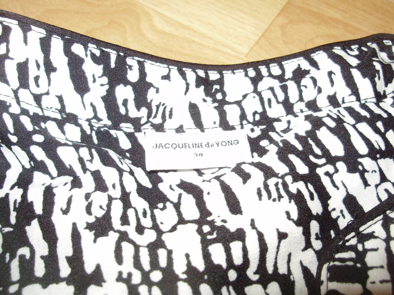 Jacqueline de Jong Bluse schwarz weiß Muster Gr 38 wie neu