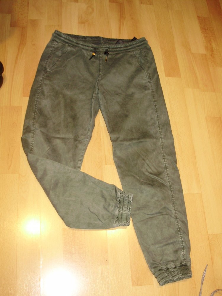 zara Hose khaki Gummibund S