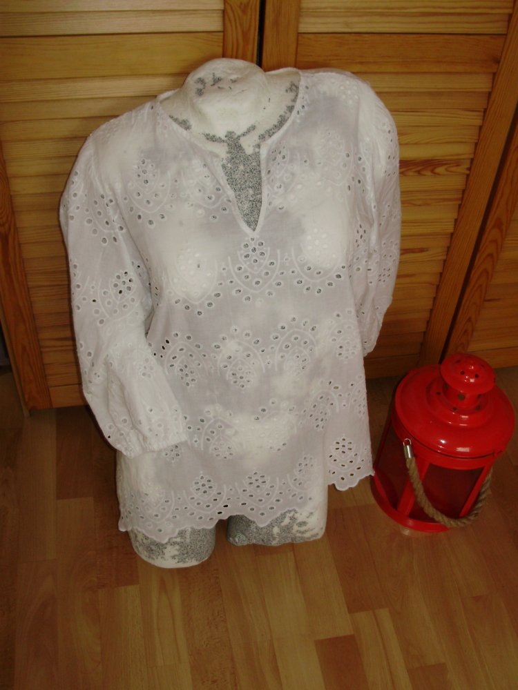 s. oliver Bluse weiß Lochstickerei Spitze ausgefallen Gr 44