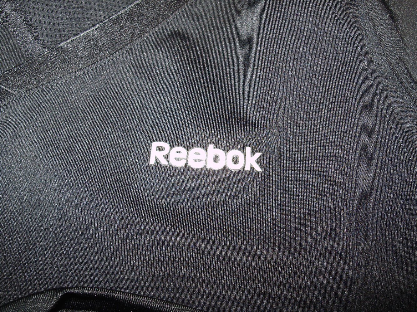 Reebok Shirt schwarz V-Ausschnitt Gr M wie neu