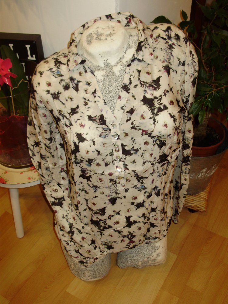 Street one Bluse weiß Muster Gummibund am Saum Gr 38 wie neu