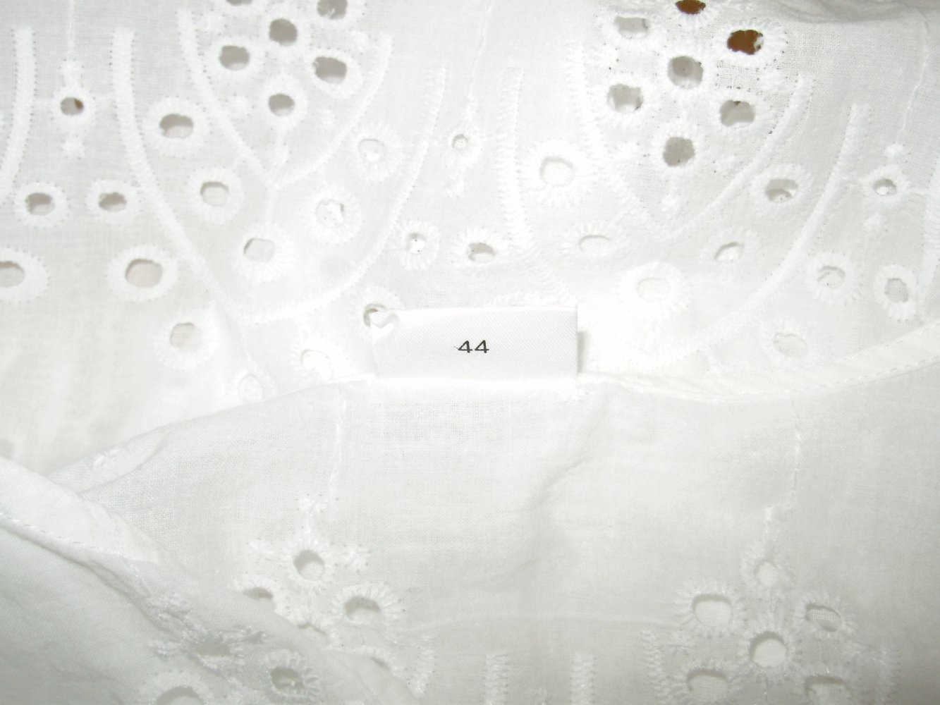 s. oliver Bluse weiß Lochstickerei Spitze ausgefallen Gr 44