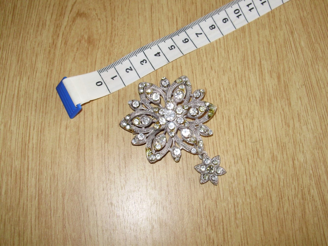 Brosche ausgefallen Silber Steine