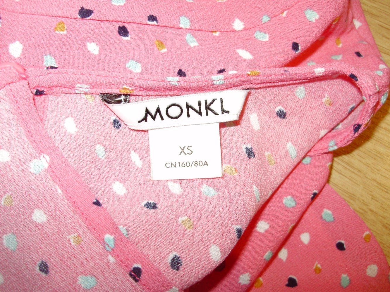 Monki Kleid rosa Muster ausgefallen XS S