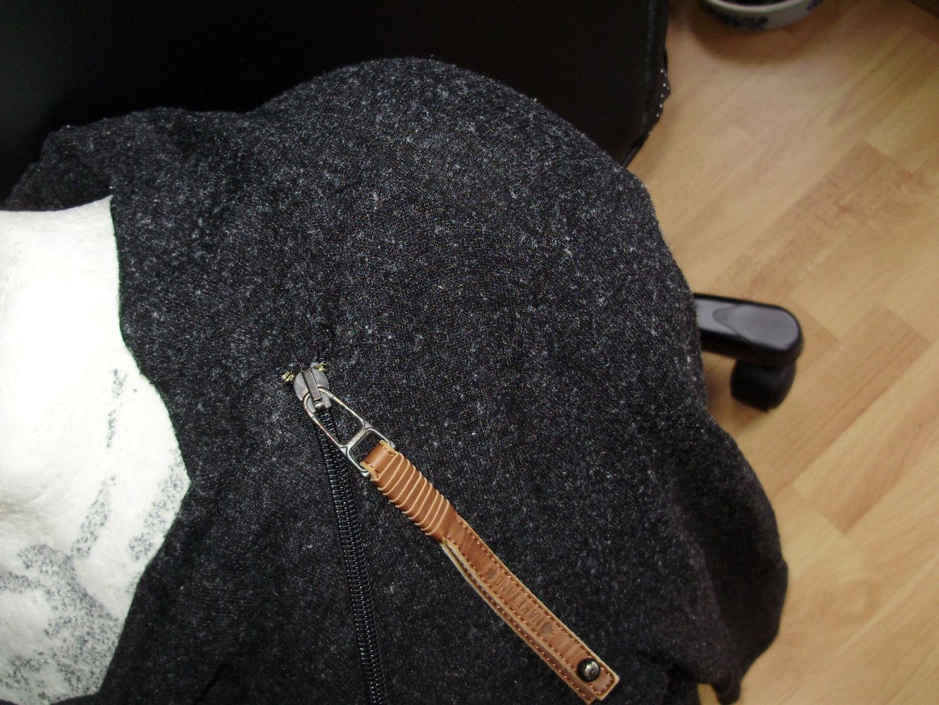 Naketano Jacke grau meliert Wasserfall schräg verlaufender RV M