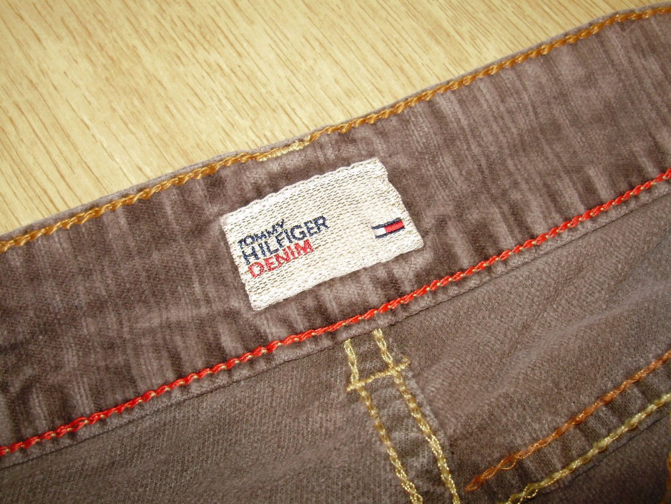 Tommy Hilfiger Samt Hose braun W 28 L 30