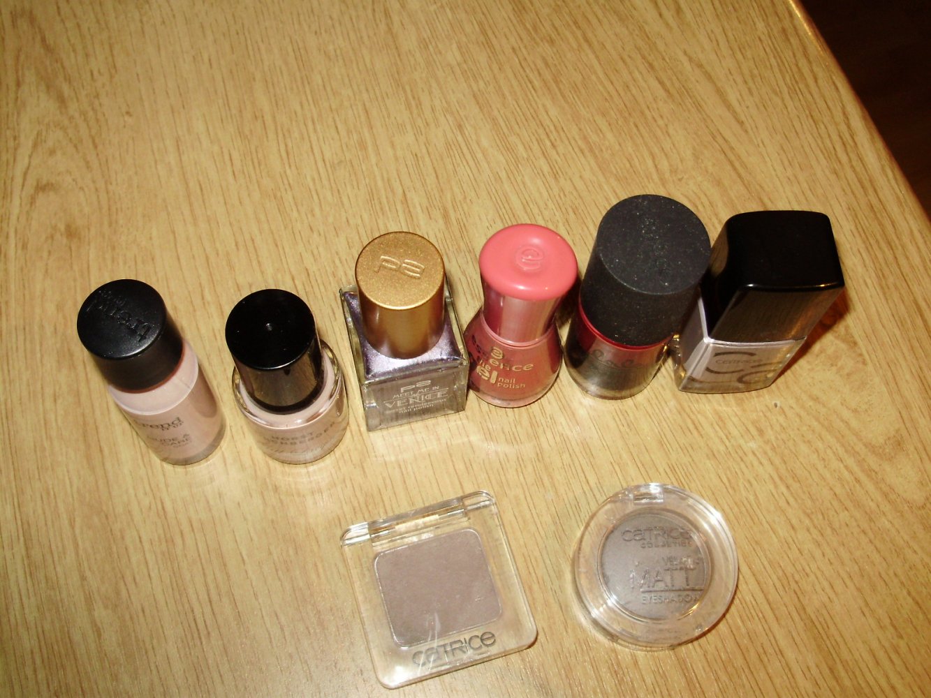 Nagellacke Catrice Trend it up P2 Horst Kirchberger + Lidschatten