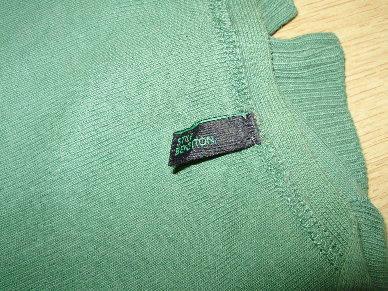 Benetton Shirt Feinstrick grün Rundhals Gr S / M passend