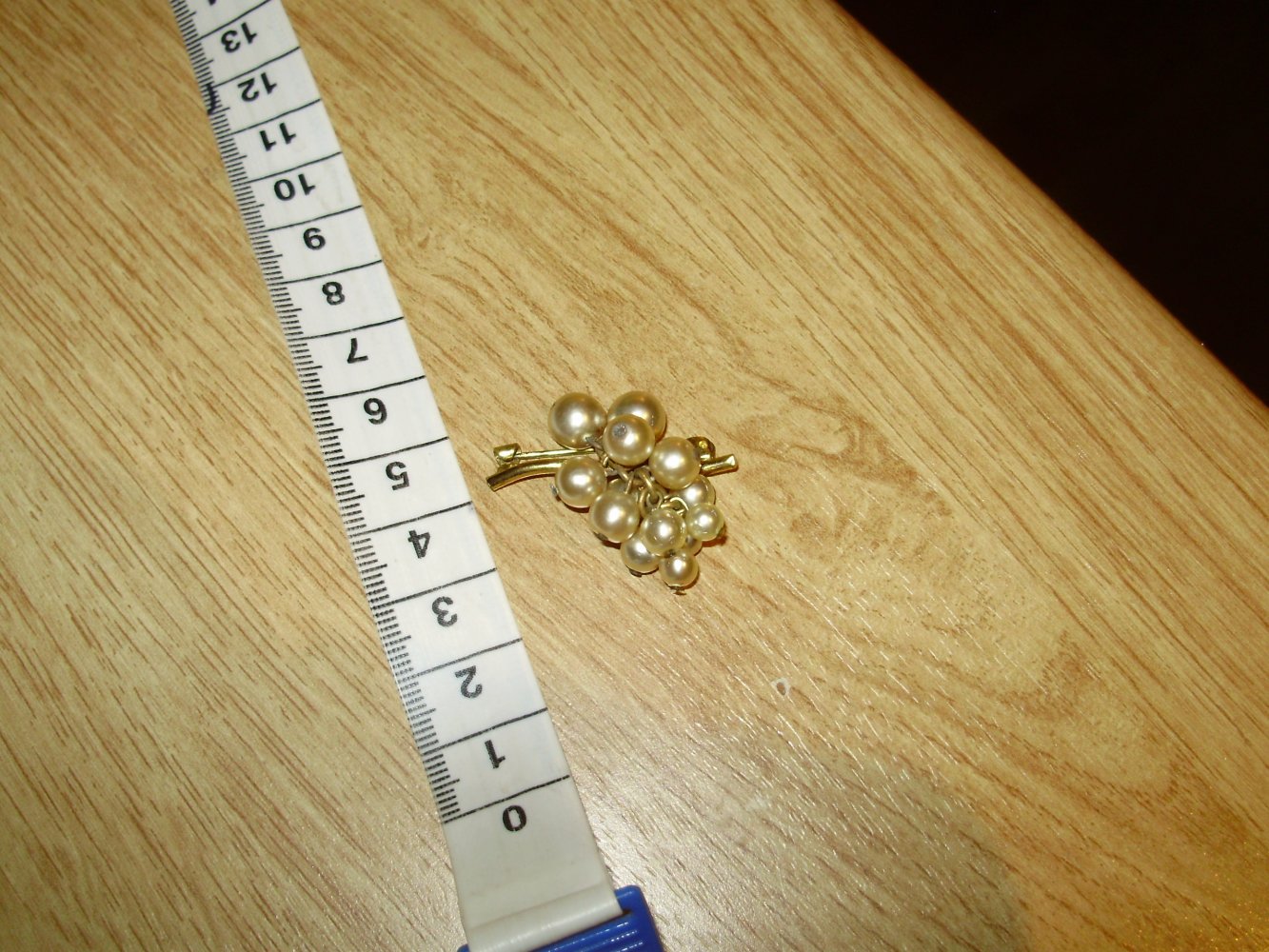 Brosche Vintage golden Traube Perlen