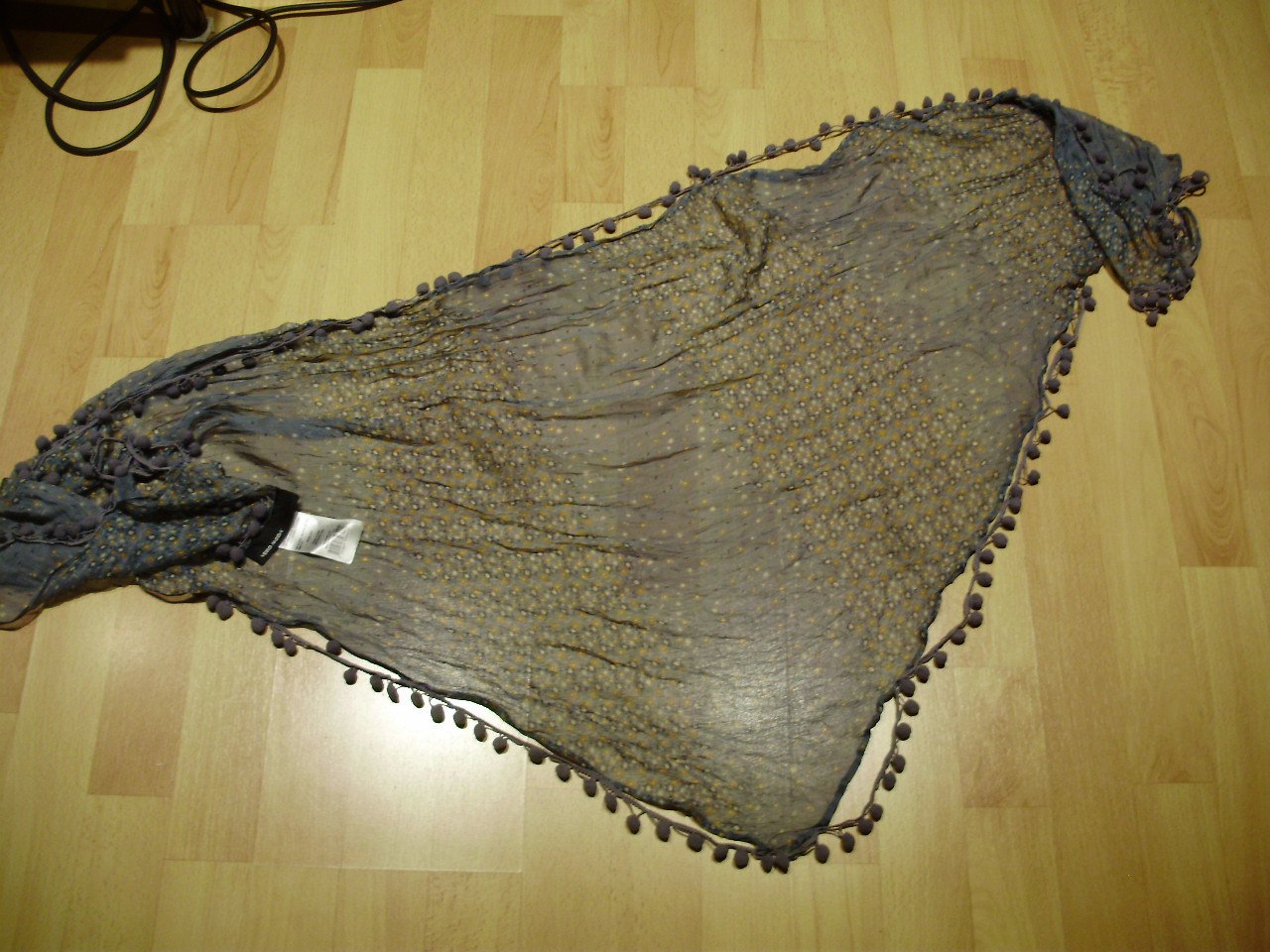 vero moda Tuch Dreieckstuch blau Blumen weich Bommeln wie neu