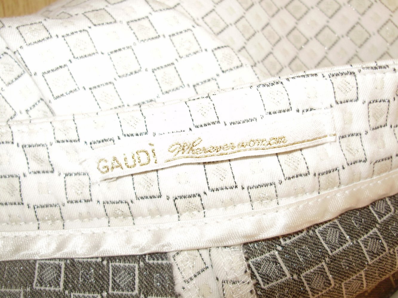 Gaudi Hose beige Muster 42 = S