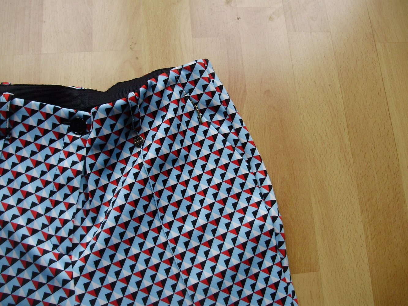 Marc Cain Hose Stretch blau rot weiß Muster M