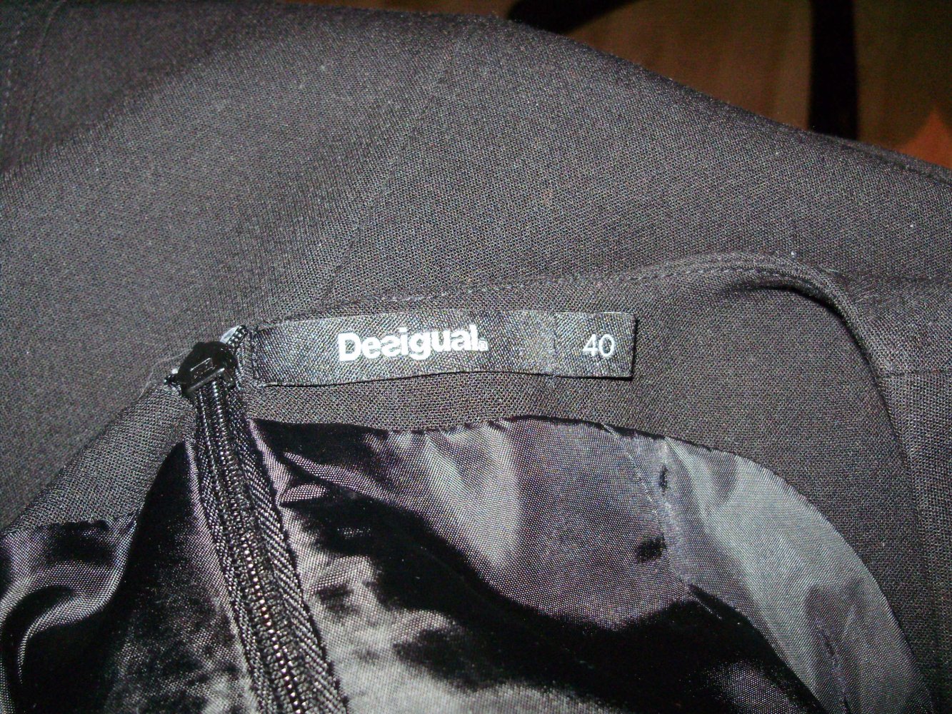 Desigual Kleid schwarz Stickerei Wolle gefüttert 40