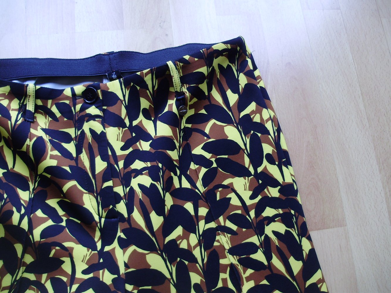 Marc Cain Hose Stretch braun schwarz gelb Muster M