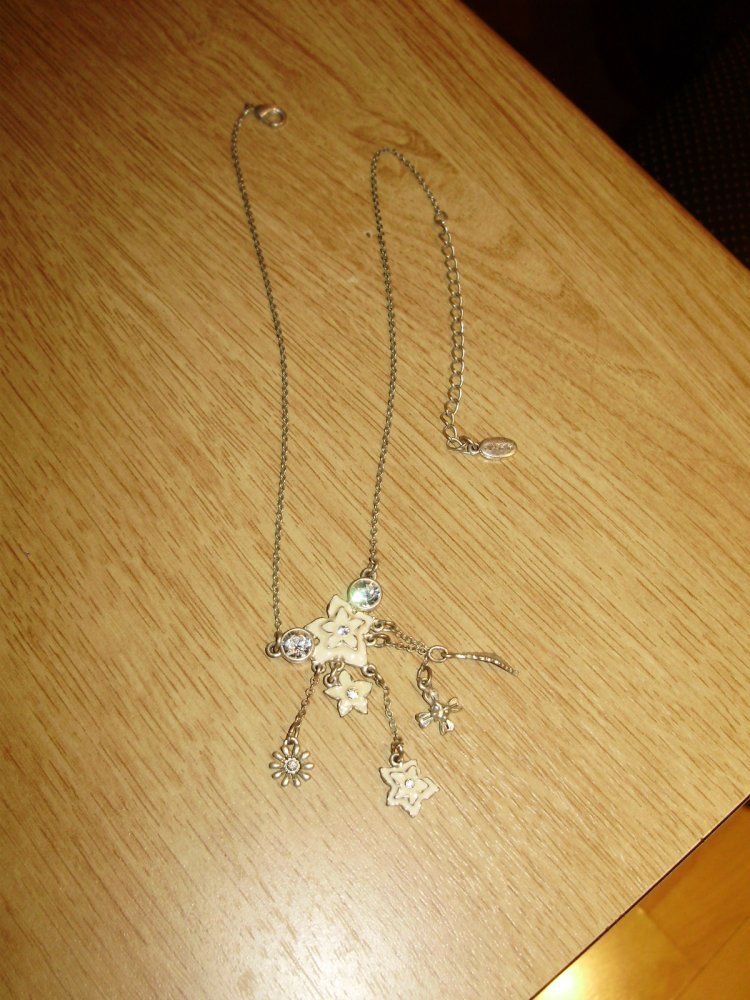 Pilgrim Kette silbern weiße Blume Anhänger