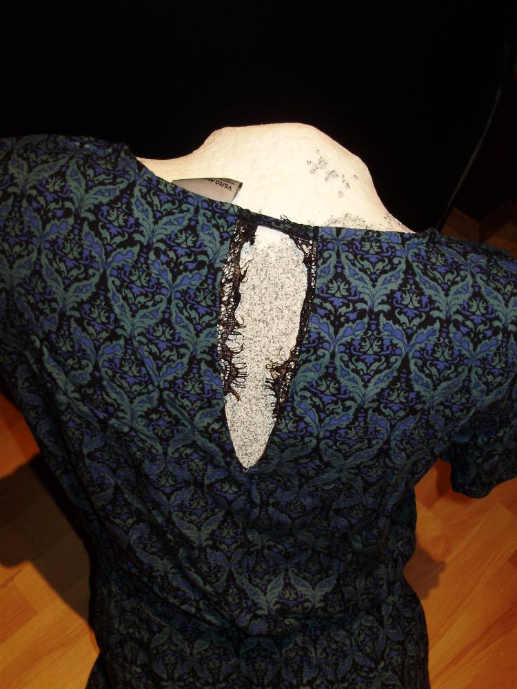 vero moda Kleid KA blau Muster Spitze an Saum Gr S