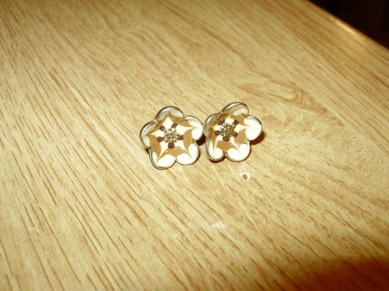 Stecker Ohrringe große Blumen nude Glitzerstein