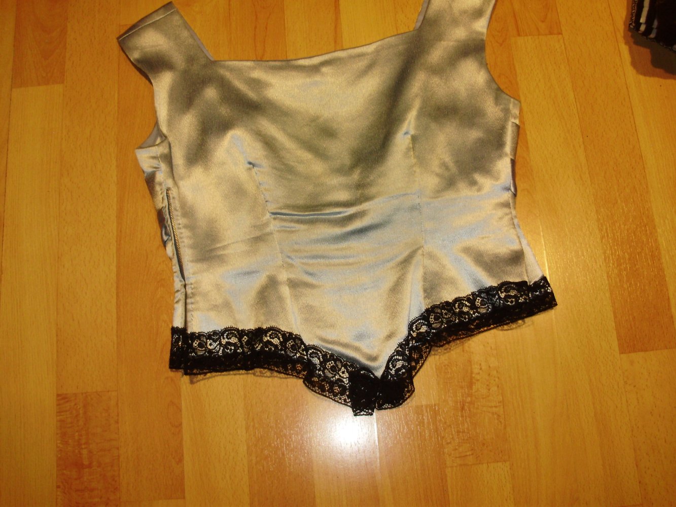 Satin Korsage ausgefallen hellblau Spitze S passend