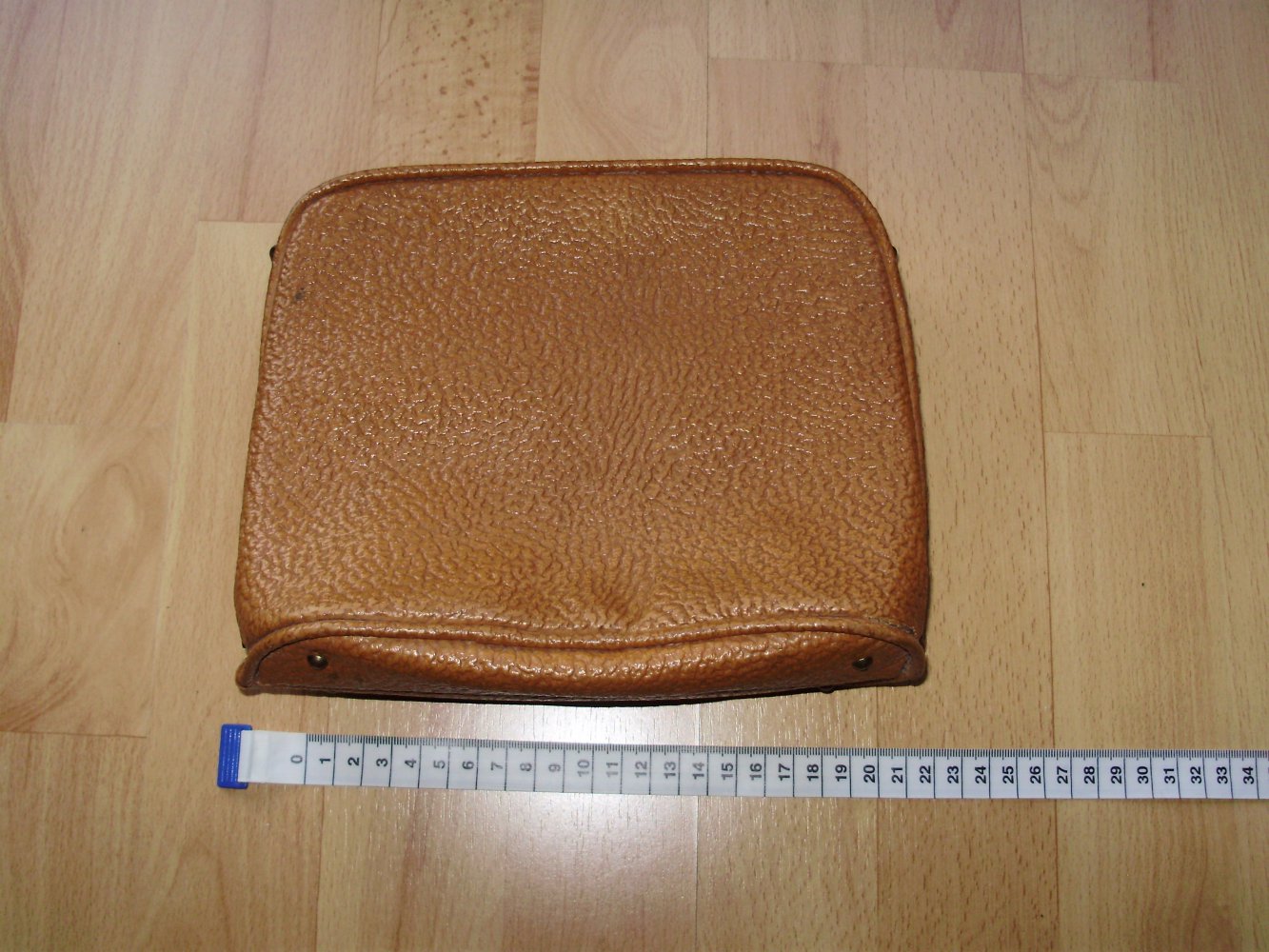 Tasche aus Omas Zeit braun Leder? ausgefallen