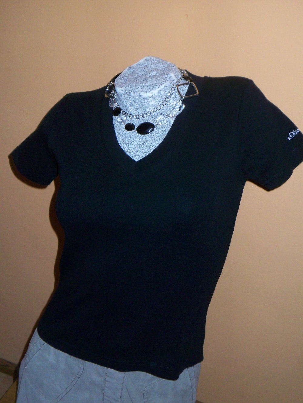 s. oliver Shirt schwarz V-Ausschnitt Gr 38