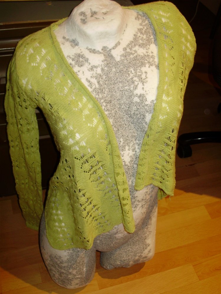 Orsay Cardigan hellgrün Lochmuster zart S