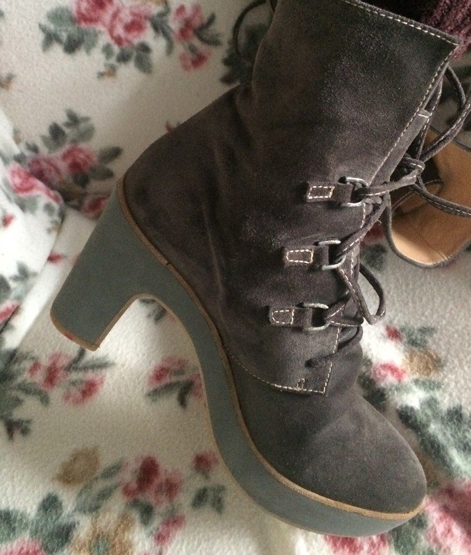 Lederschnürrstiefel von Llyod, Gr. 37,5