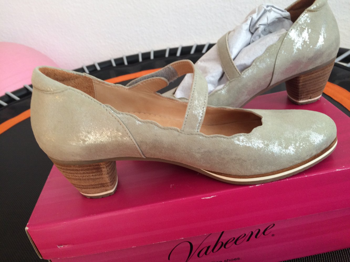 Schimmernde Lederpumps von Vabeene, Gr. 37,5