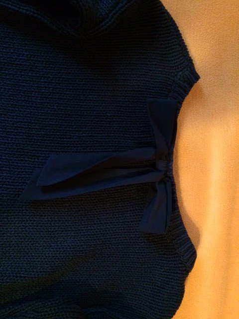 Hollister Pulli cropped mit Schleife, S/M