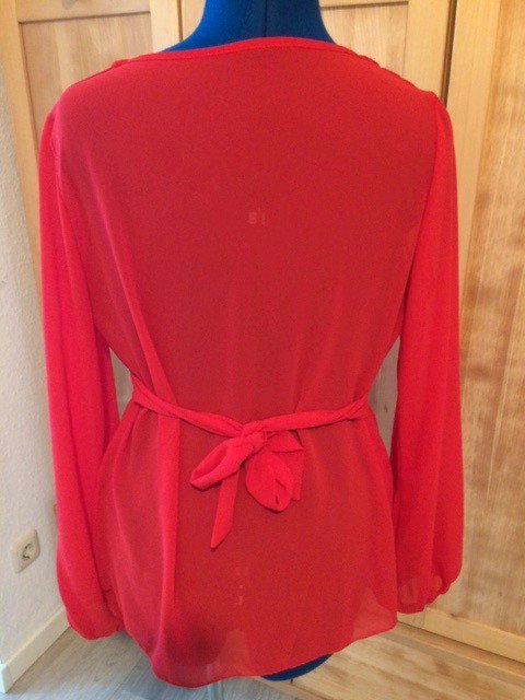 Rote Bluse mit Schleife zum Binden, Gr. S
