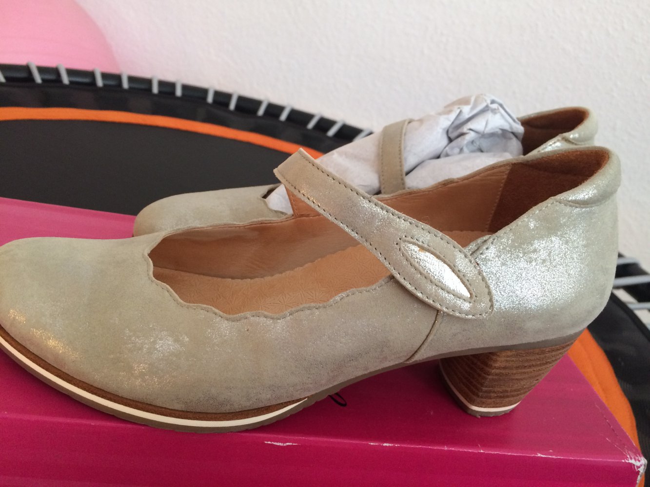 Schimmernde Lederpumps von Vabeene, Gr. 37,5