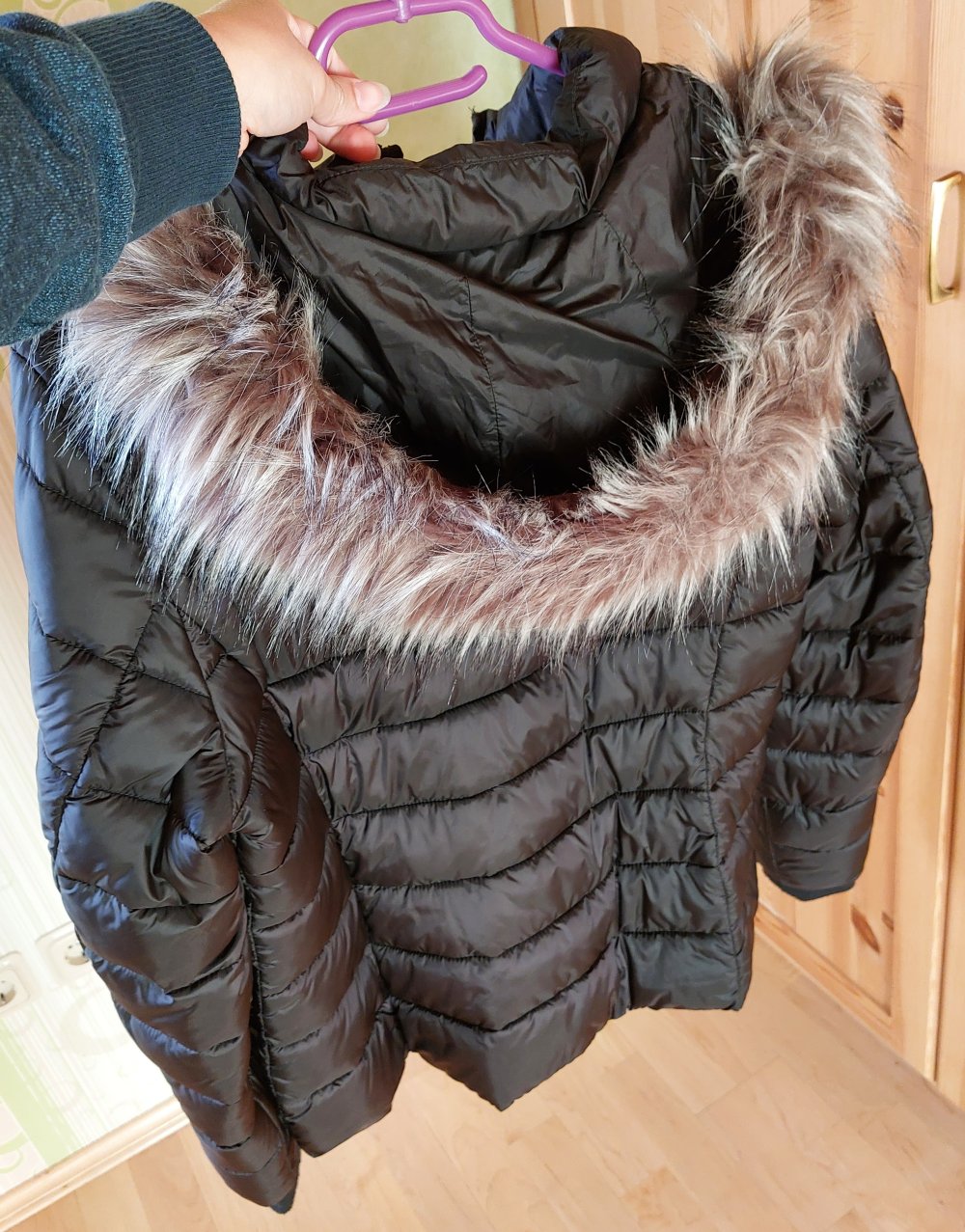 Schwarze Winterjacke