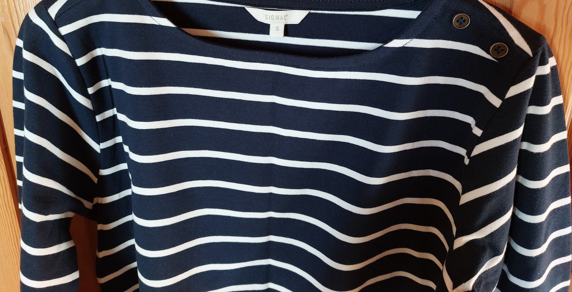 Blau weißes Oberteil 