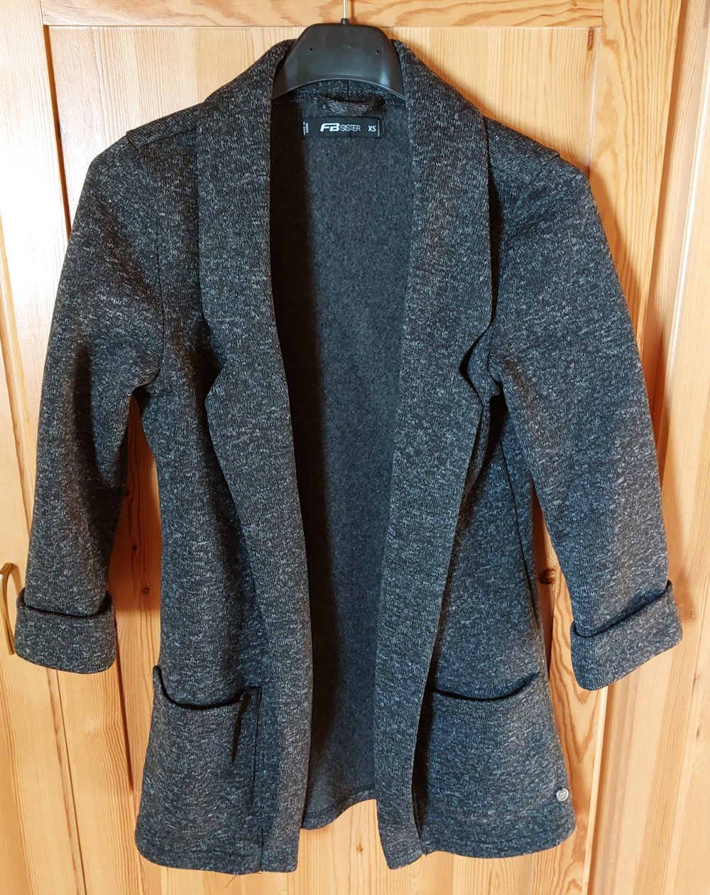 Grauer Cardigan 