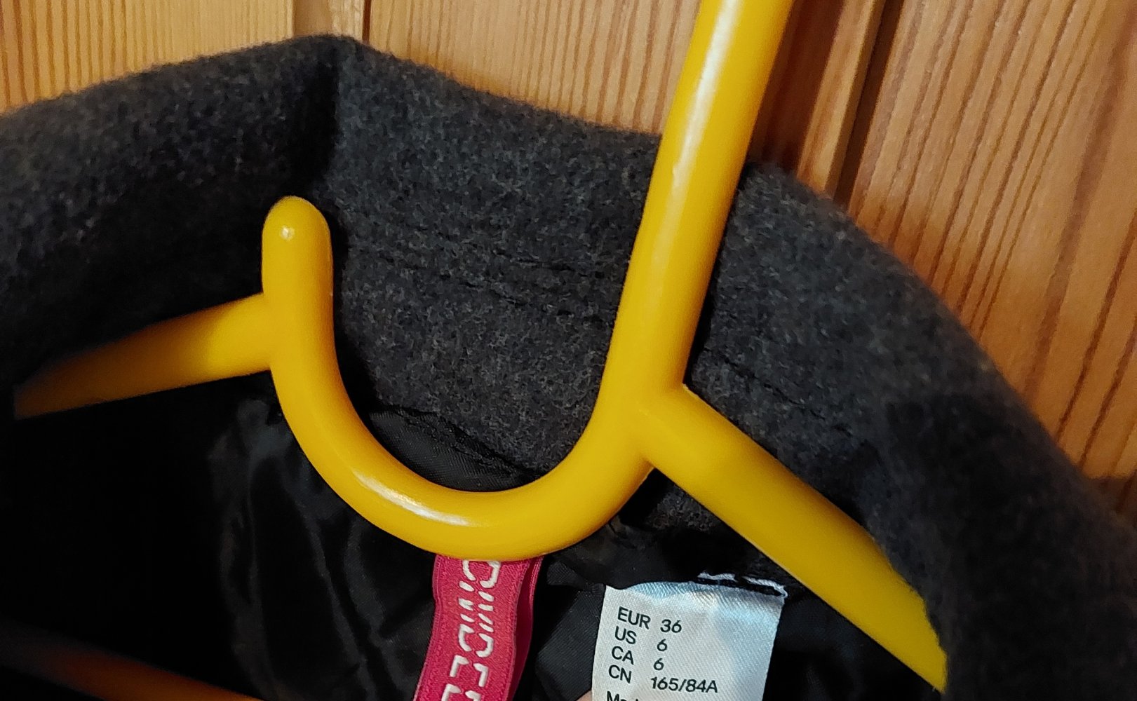 Grauer Mantel petite