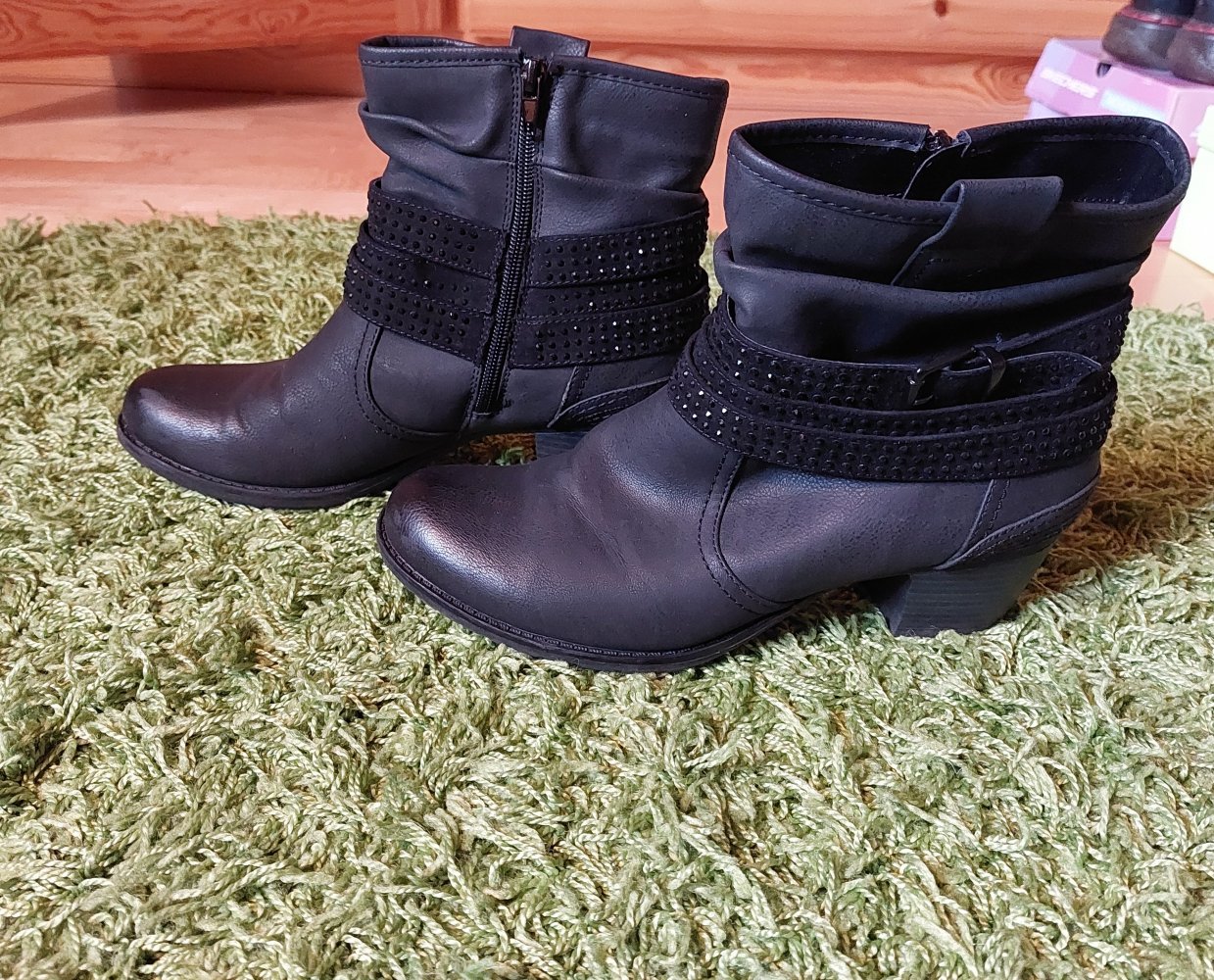 Schwarze Stiefeletten 