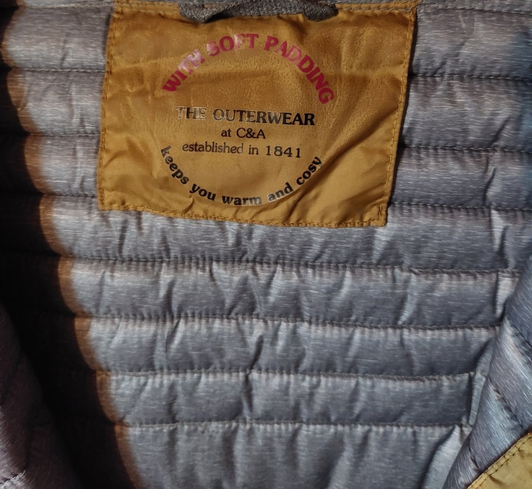 Senfgelbe Daunenjacke 