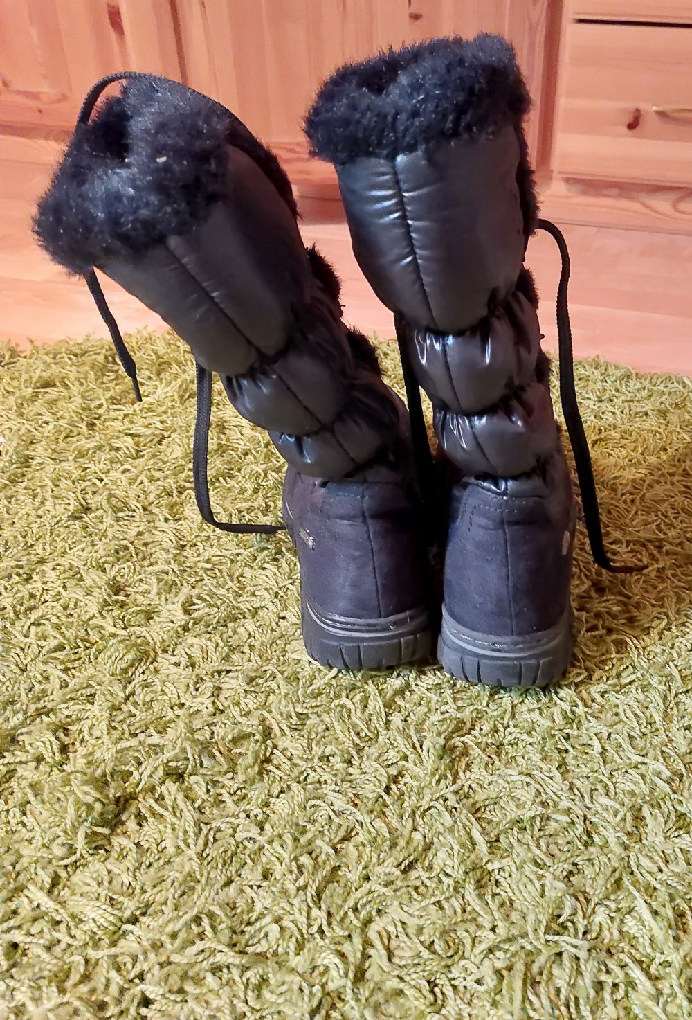Schwarze Winterboots