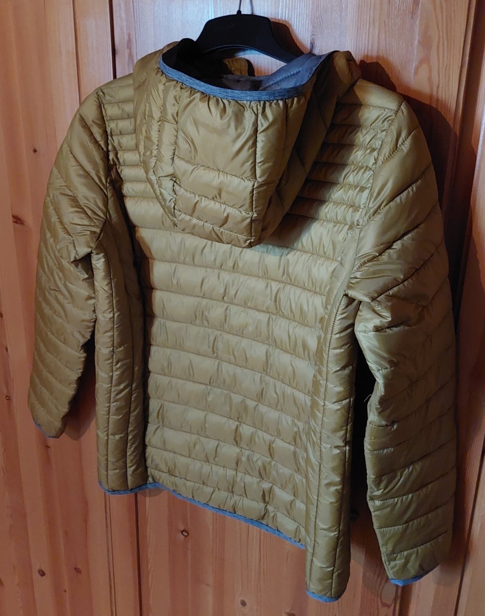 Senfgelbe Daunenjacke 